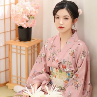 日本和服女改良中国风粉色印花内搭浴衣和风连衣裙写真艺术照摄影