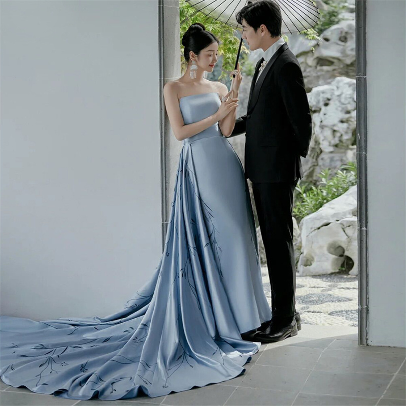 影楼拍照主题服装婚纱摄影新中式工笔画缎面蓝色印花抹胸鱼尾礼服