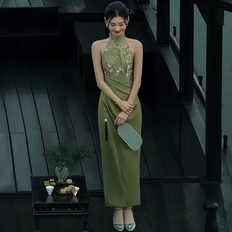影楼拍照中式国风绿复古挂脖礼服