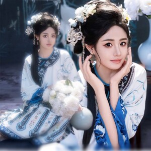 影楼新款清朝格格服青花瓷清汉女