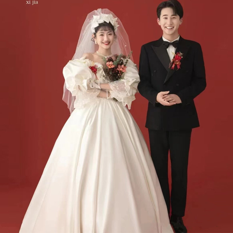 影楼复古白色2024新款喜嫁风主题拍照蓬蓬裙法式双肩蕾丝缎面婚纱