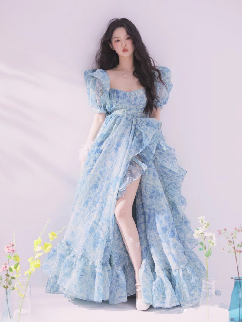 画报甜美蓝色碎花裙艺术照摄影