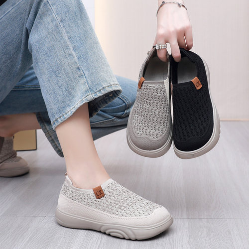 飞织透气轻便防滑平底妈妈鞋