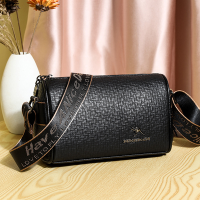 正品软皮包女2024新款复古单肩包百搭休闲软皮宽肩带斜挎包枕头包