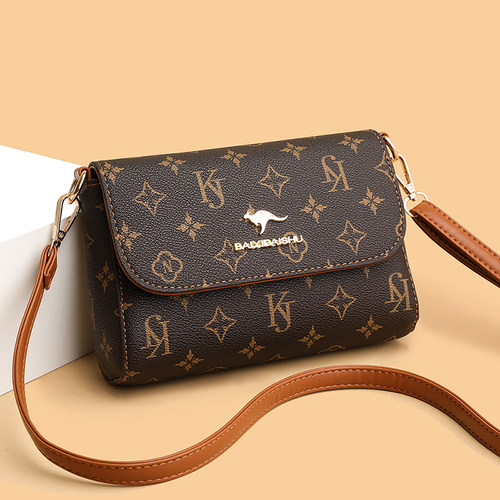 正品小包女2024夏新款百搭牛皮斜挎包中老年单肩包软皮妈妈包女包