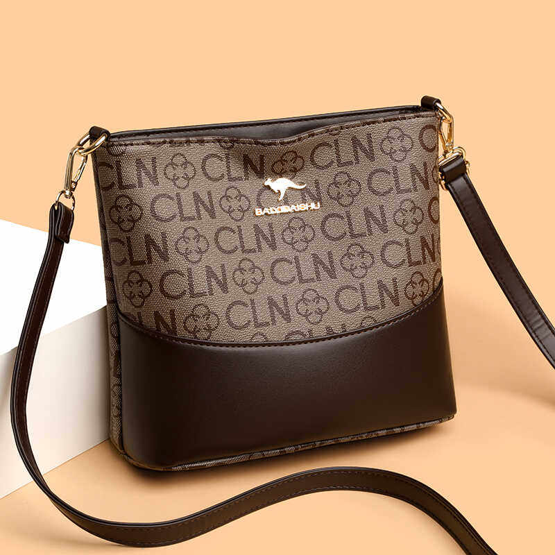 宽肩带包包女2024新款时尚压花小众头层牛皮真皮单肩斜挎包大容量