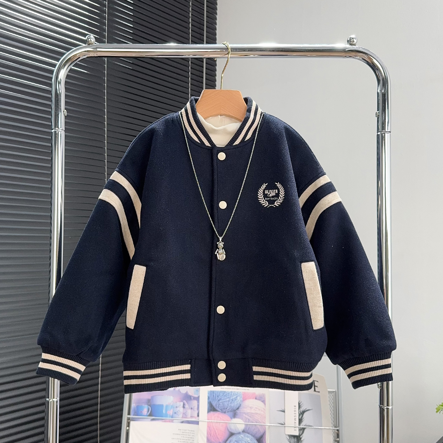 啦芙莱童装男童夹棉棒球服