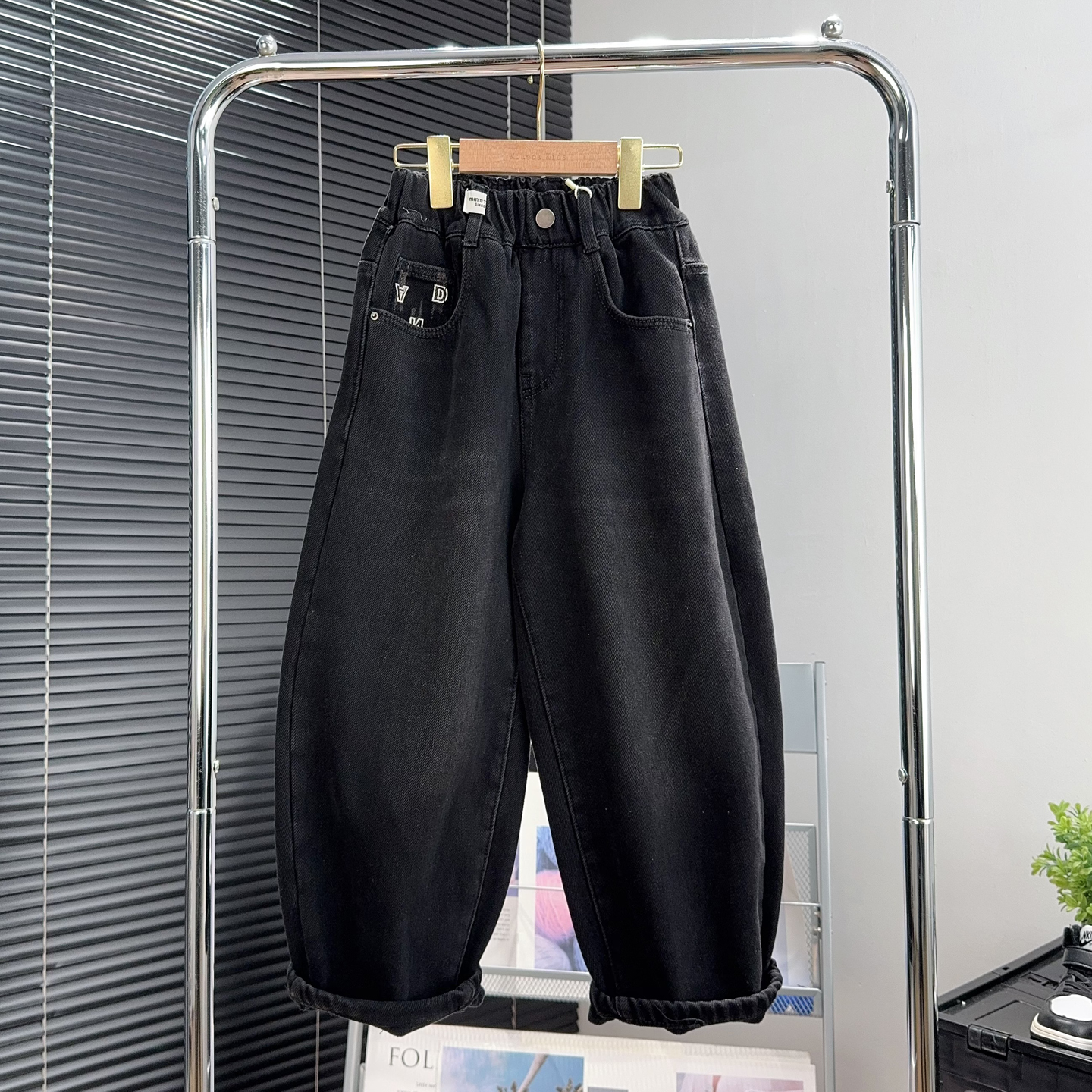 大E小e童装男女童黑色加绒牛仔裤2025冬季大童加厚儿童裤子66655