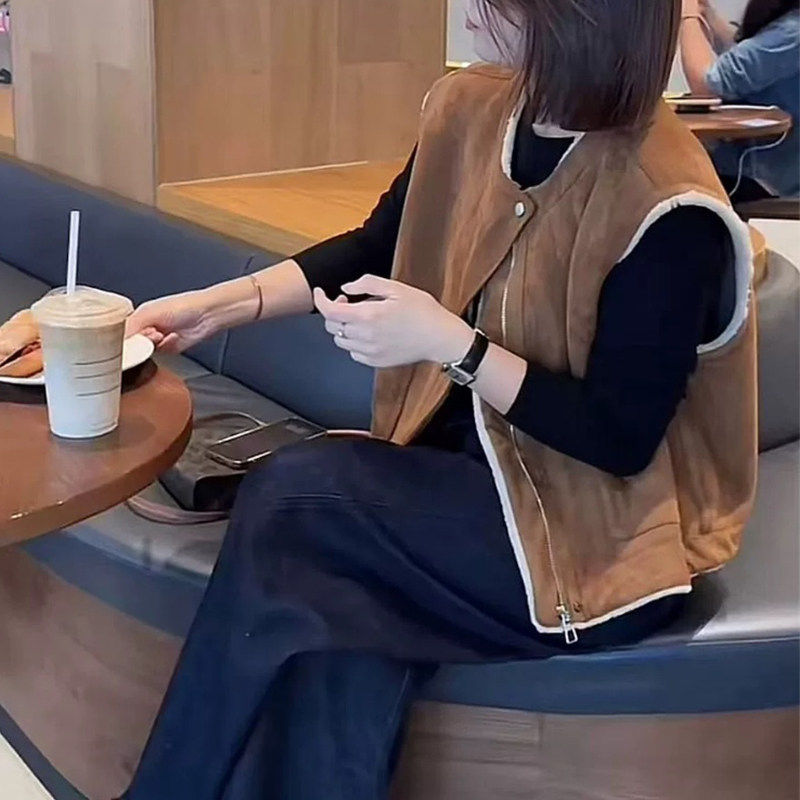 两面穿羊羔毛马甲女秋冬新款2025爆款皮毛一体坎肩时尚外穿背心潮