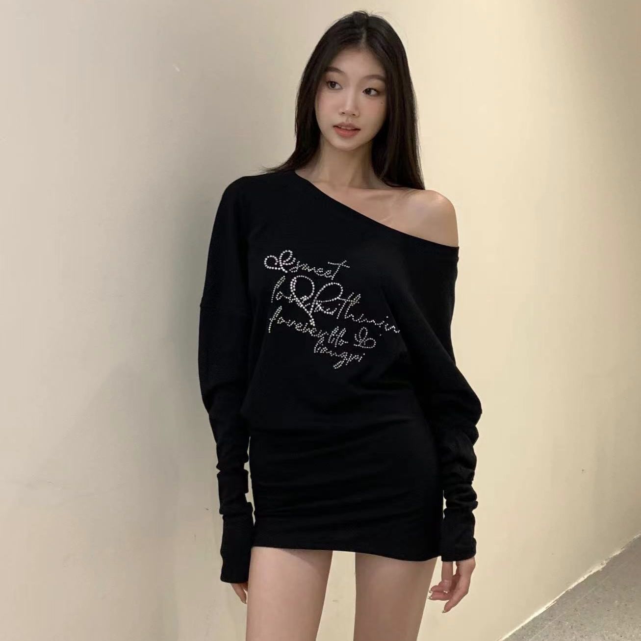 【原创】酷酷黑 辣妹长袖T恤休闲百搭宽松显瘦烫钻连衣裙