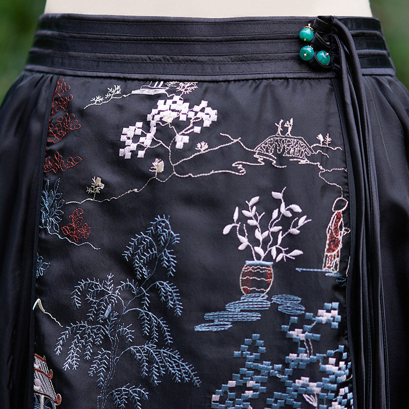 轻奢夏季新款民族风女装轻薄绣花半身裙