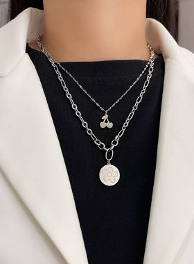 圆牌花朵樱桃项链女嘻哈锁骨链