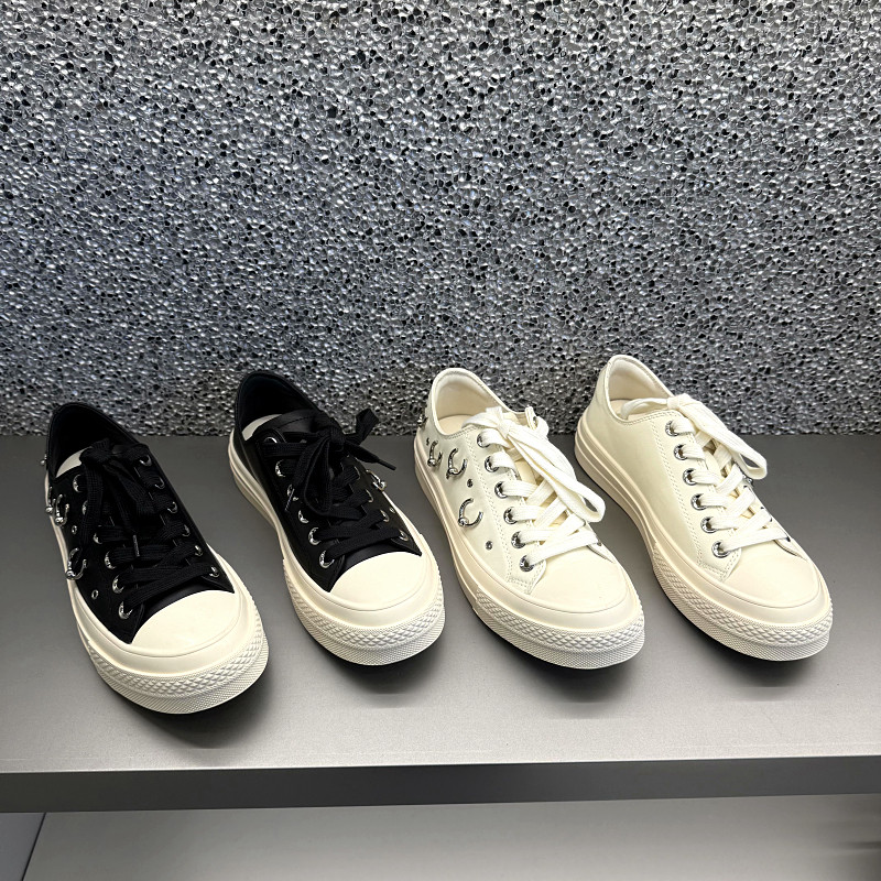 欧洲站真皮女鞋2026年早春新款欧货韩版平底百搭休闲板鞋滑板鞋