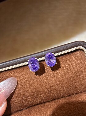 S925纯银经典四爪耳钉女冰花切