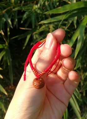本命年红绳手绳野生桃胡手工雕刻