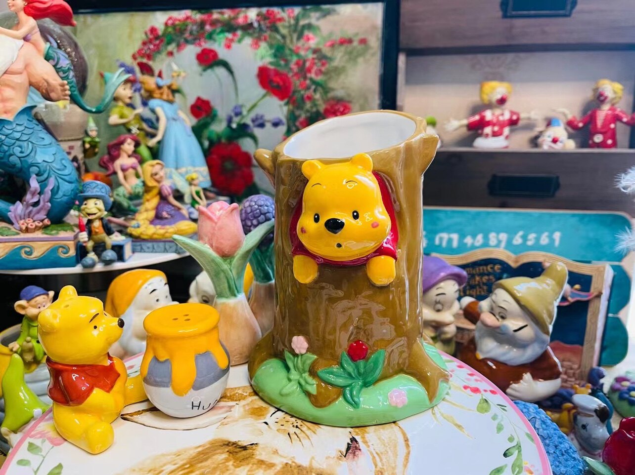 包邮陶瓷树桩树洞可爱卡通小熊维尼笔筒陶瓷花瓶花插厨房收纳礼物