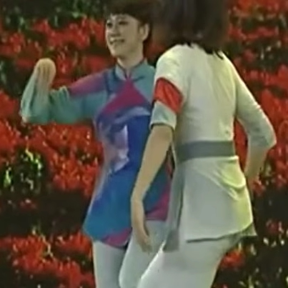 群舞那年剪短发新款定做民族舞蹈演出服舞台服定制现代舞表演服W