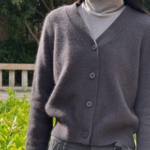 2025新款女V领针织衫开衫羊毛休闲高级感百搭软糯长袖上衣单排扣