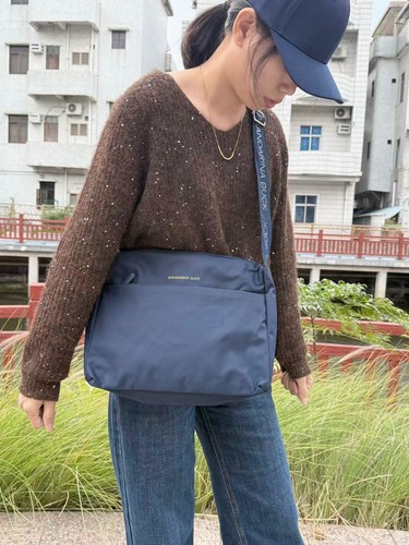 意大利鸳鸯Duck超防水斜挎包男女休闲百搭轻便单肩包旅行袋
