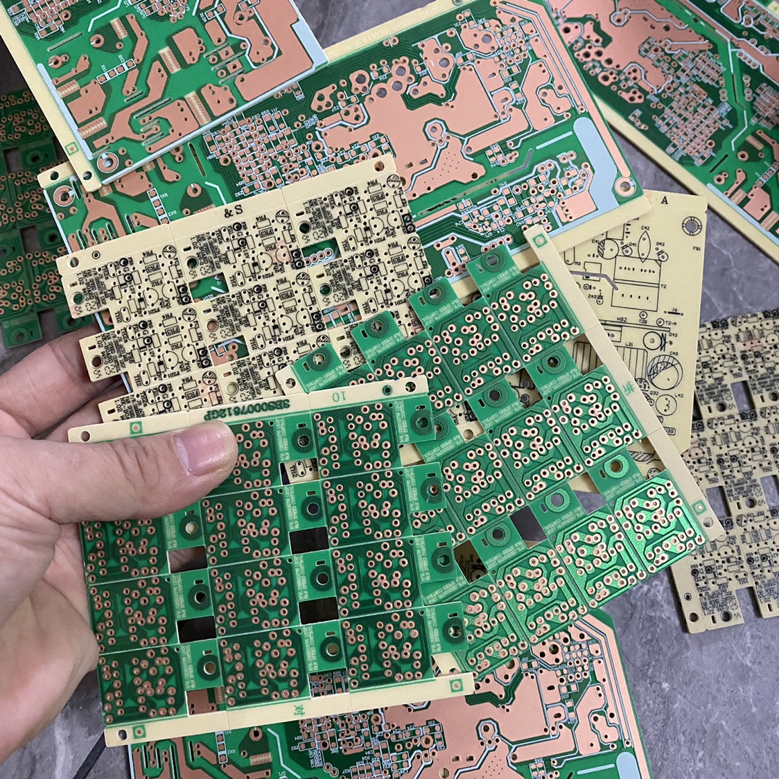 随机发万能板万用板电路板洞洞板面包PCB线路板实验板焊接线路板