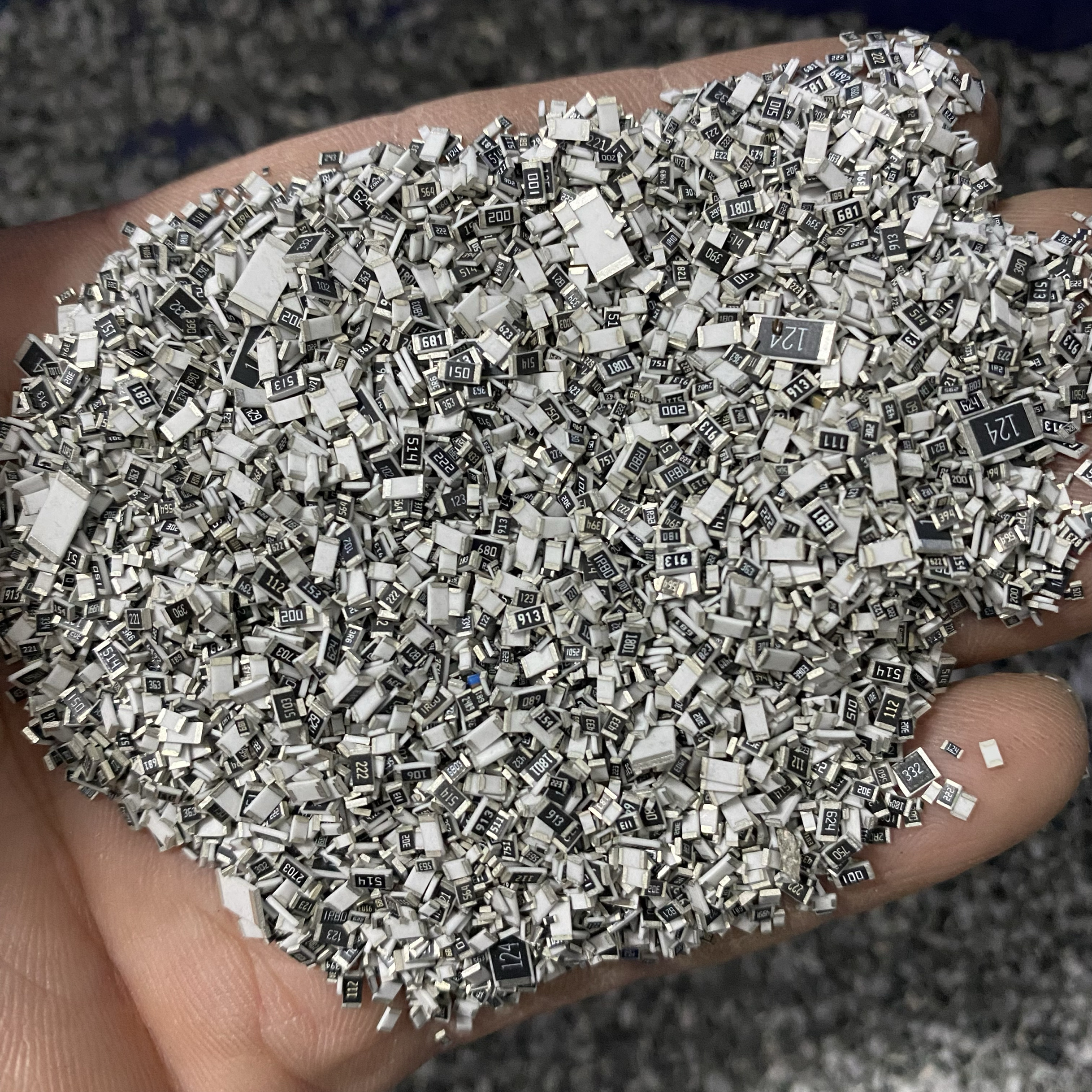 全新混装贴片 20克/3000个左右 电容器电阻器 常用DIY研发维修