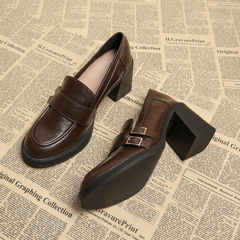 2025秋冬新款复古高跟乐福鞋