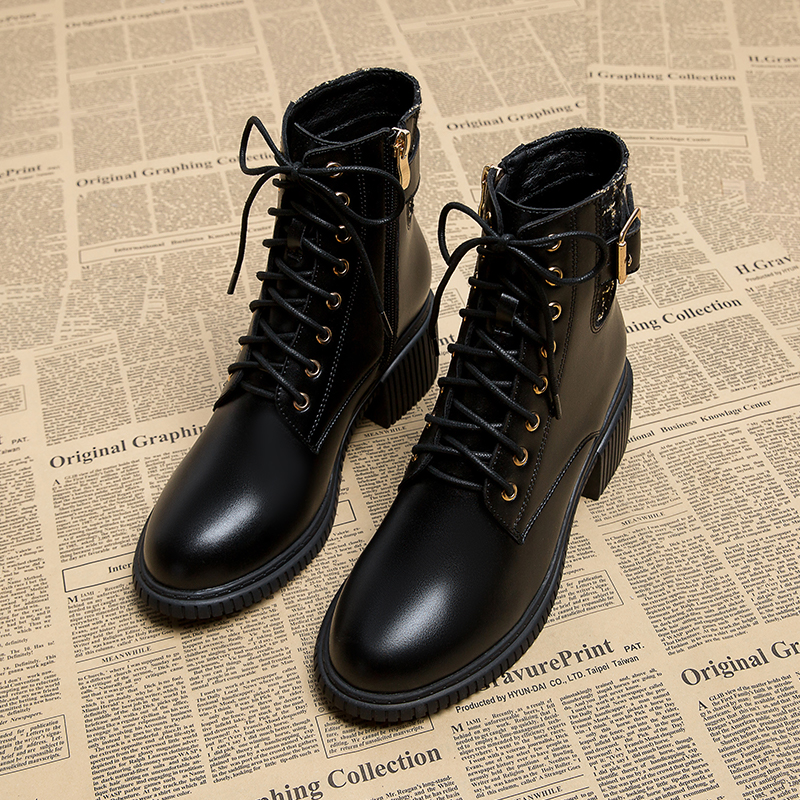 高跟马丁靴女粗跟短靴小香风靴子