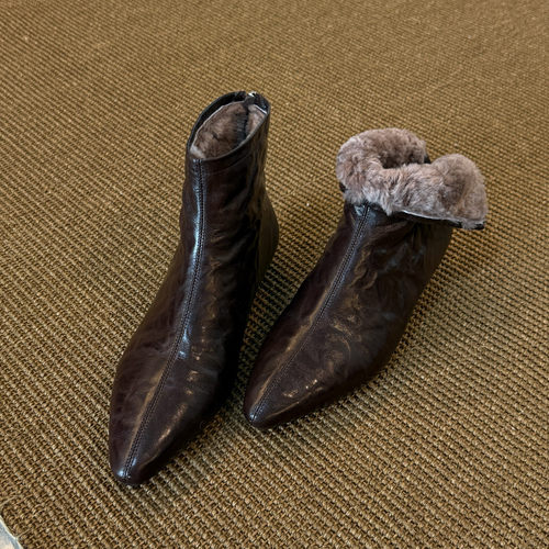 尖头低跟内增高2cm加厚绒短靴