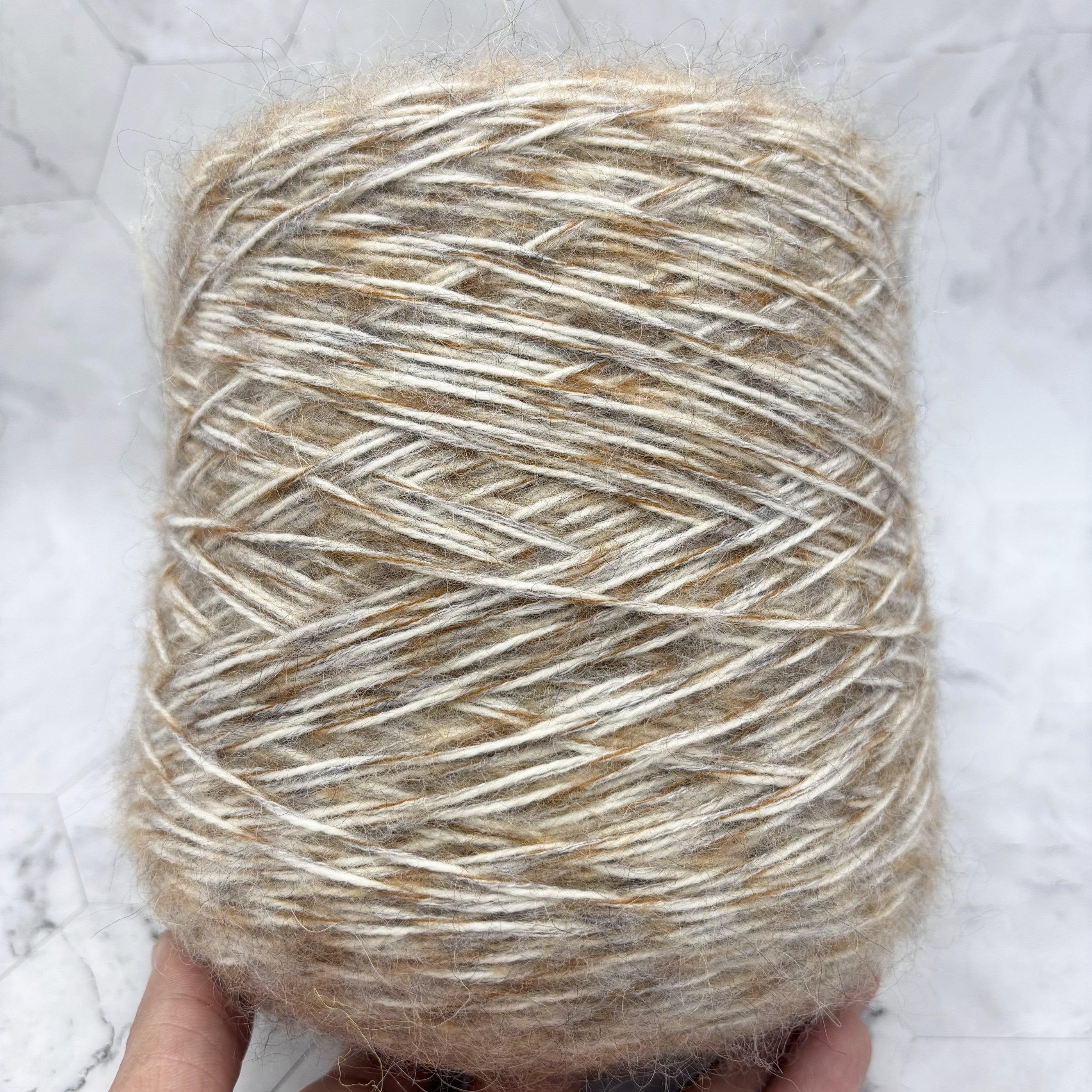 一桶的标价 外贸粗条羊毛并马海 含88%毛量 手工编织毛线