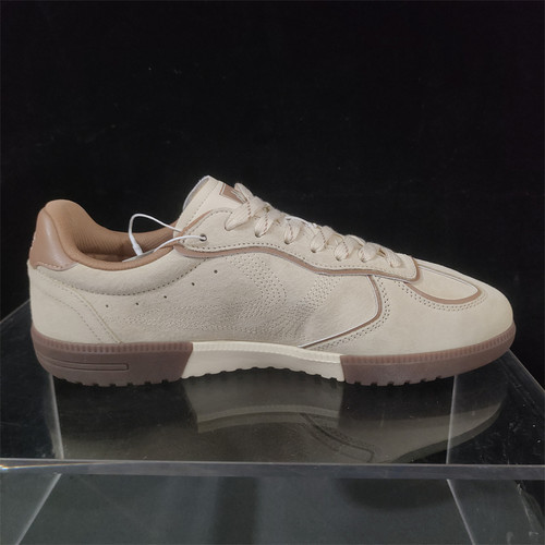 【正品】男女运动休闲鞋德训鞋板鞋K0GW5CC72-0124