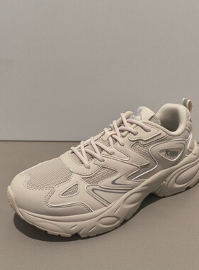 【正品】女款休闲运动跑步鞋透气旅游鞋 K0D25MC52-027