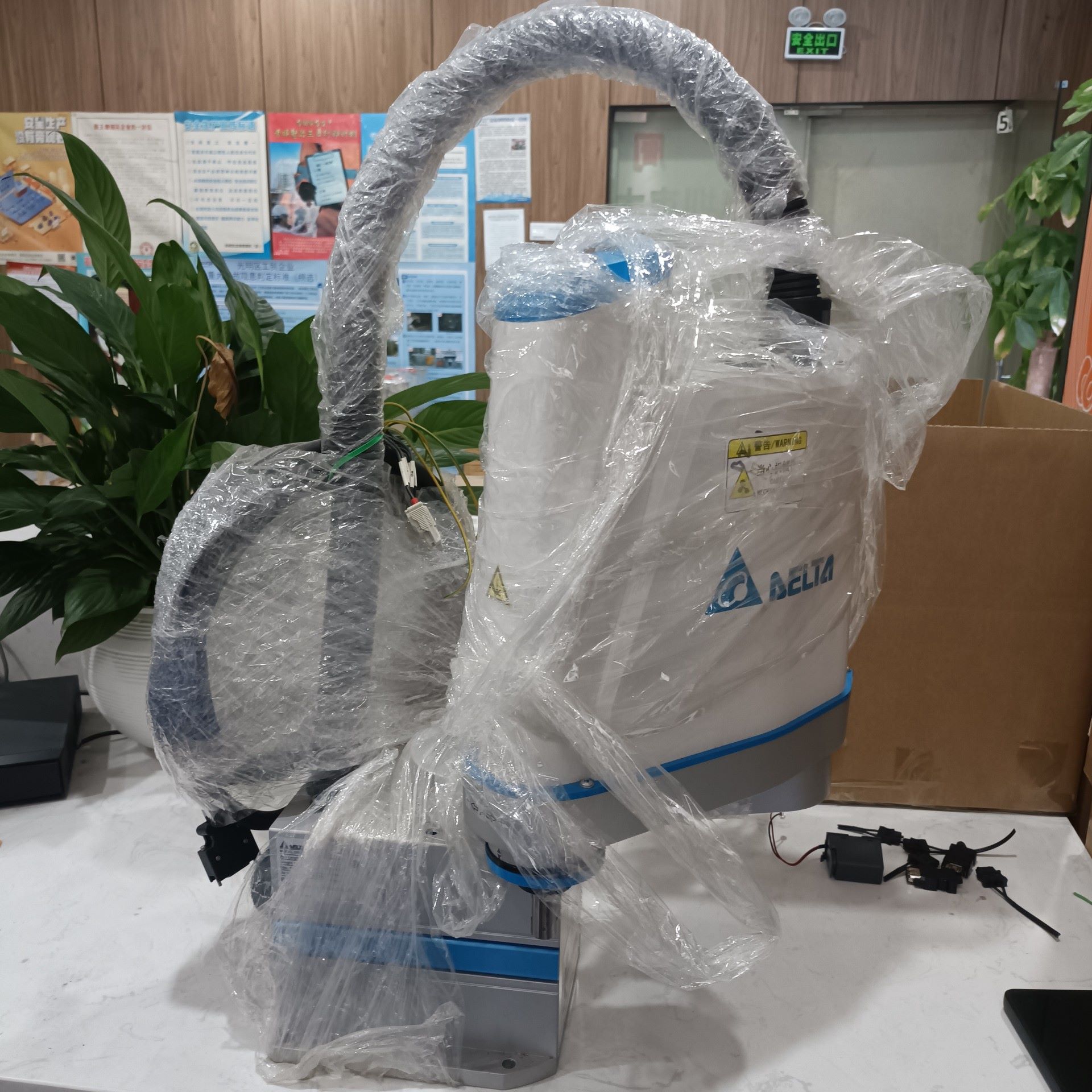 议价台达机械臂包邮成色