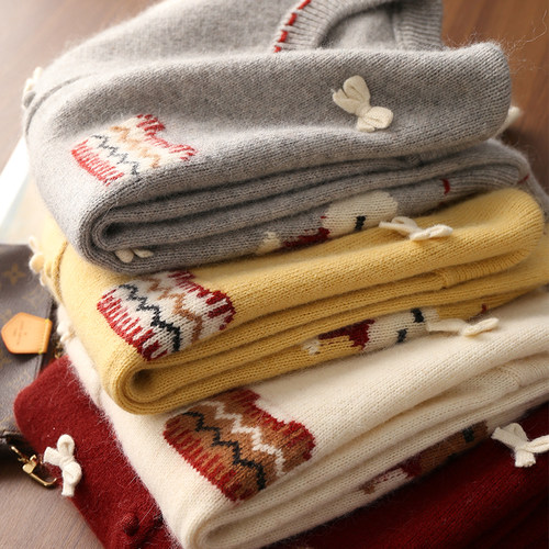 淘么淘 圣诞款 甜美卡通熊蝴蝶结提花羊毛兔毛骆驼绒圆领针织开衫