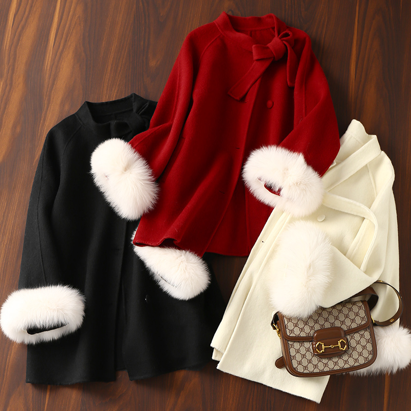 袖口拼狐狸毛边领口系带呢大衣