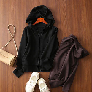 卫衣外套女26春季 淘么淘 休闲时髦单品 舒适绵软户外连帽短款 新款