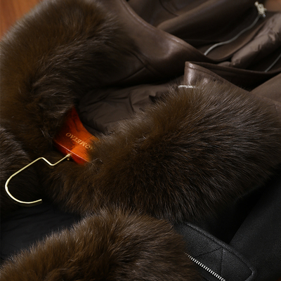 【特】【皮羽绒】颜值封顶 狐狸毛大翻领拼接麂皮绒鸭绒羽绒服女