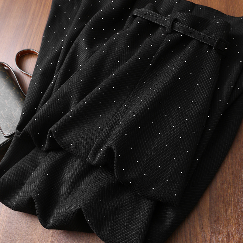 淘么淘 法式优雅 璀璨BlingBling烫钻精裁高腰斜纹A字半身裙+腰带