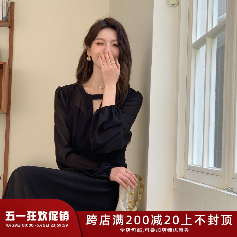 五季家大码女装胖mm2024年新款时尚春装法式温柔风镂空设计连衣裙