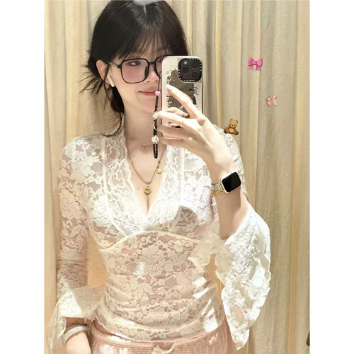 加绒v领蕾丝打底衫女长袖秋冬女装短款漂亮别致内搭修身保暖上衣