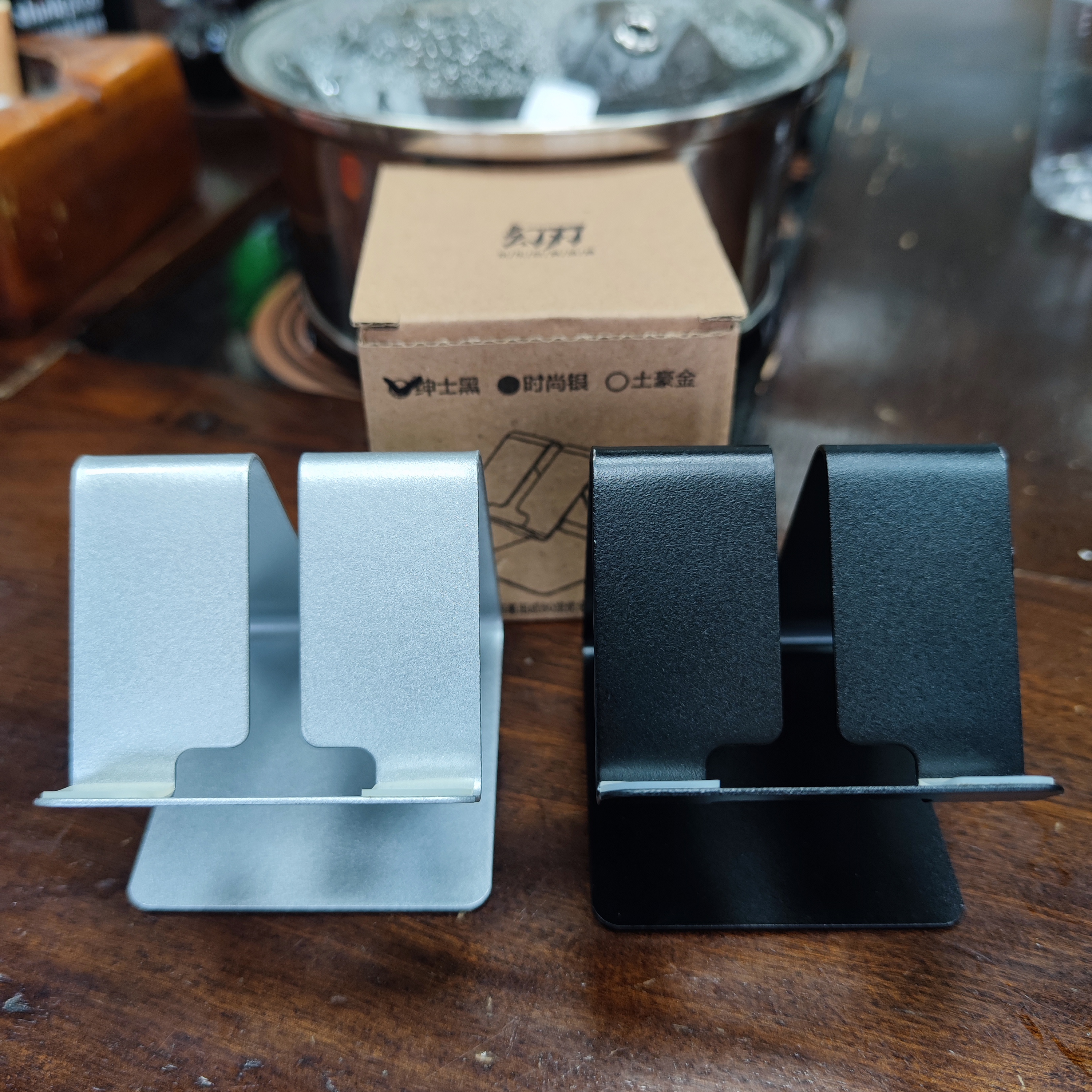 手机支架 金属材质 手感好 款式多样，随机发货