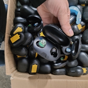 蓝牙耳机，耳机仓废品价不包好坏款式随机发