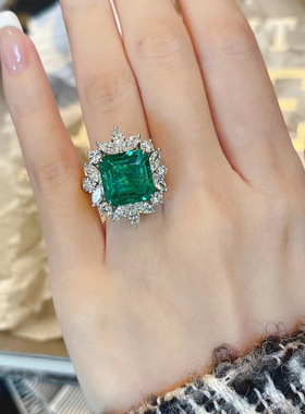宫廷复古仿祖母绿锆石戒指
