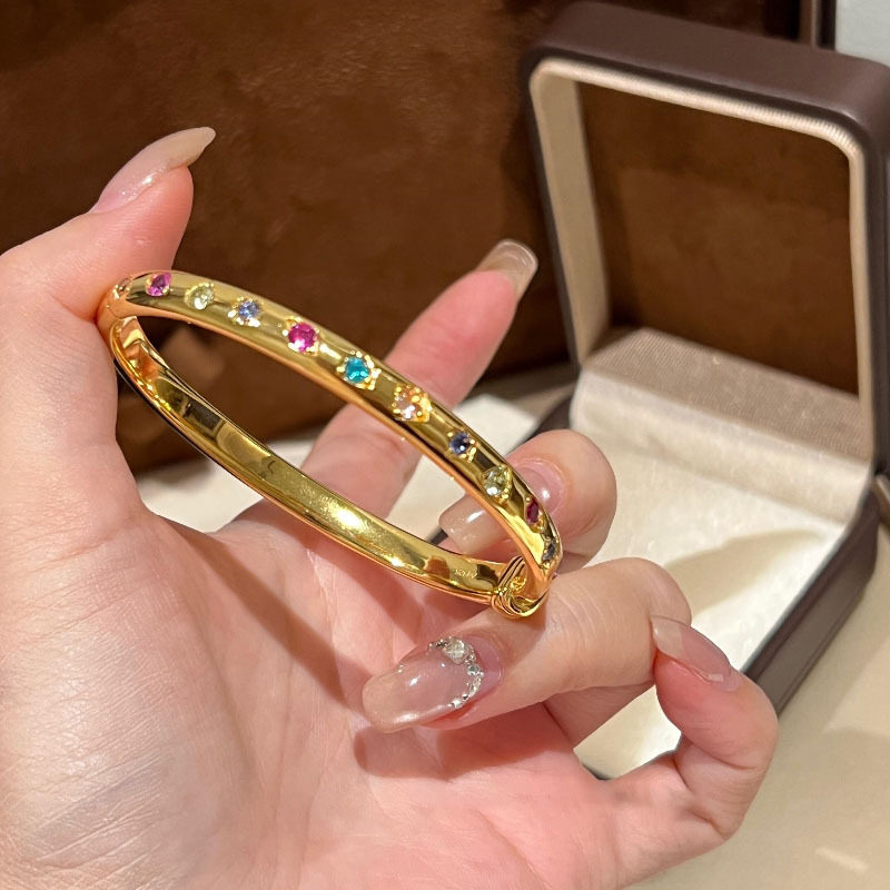 轻奢复古彩色钻多巴胺锆石时尚手环女金色设计感高级百搭叠戴精致