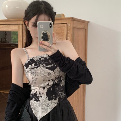 不规则肚兜式油画印花打底上衣胖妹妹大码女装夏季设计感吊带背心
