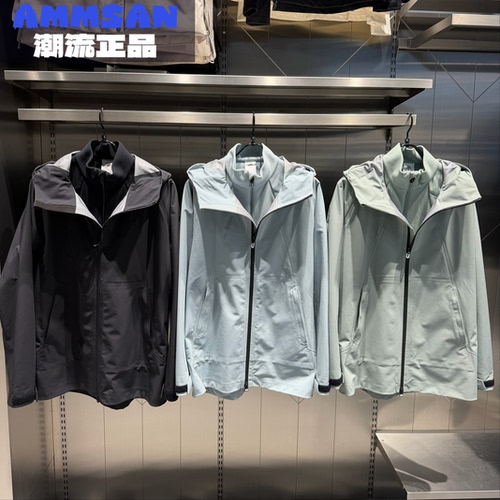 迪桑特DESCENTE女款户外防风保暖透湿三合一冲锋衣夹克D5492STH50