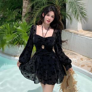 遮肚挂脖度假温泉泳装 连体三角裙式 胖mm泳衣女高级感性感长袖 大码