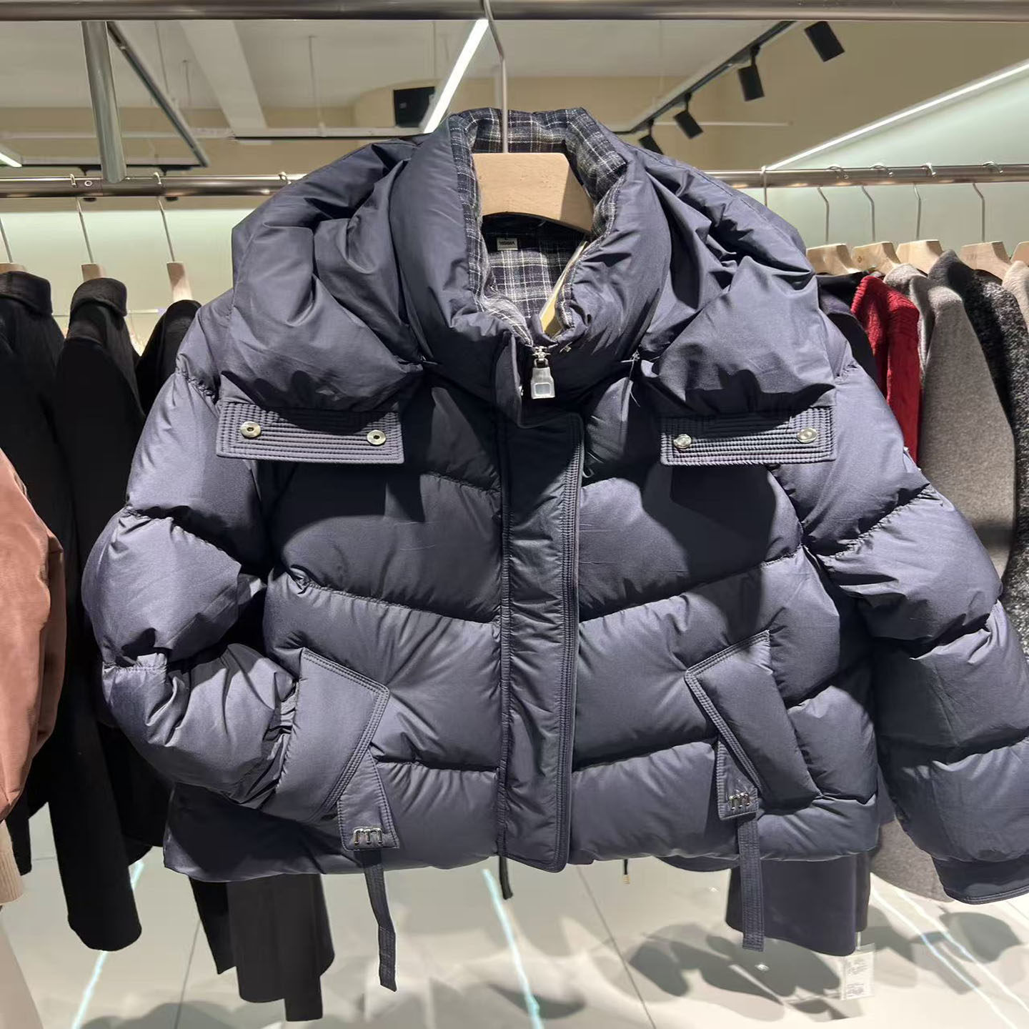 015R303商场同款加厚短款连帽白鸭绒羽绒服外套2025冬季款女上衣,女装/女士精品,羽绒服,淘宝优惠券,粉丝福利购,淘宝优惠卷