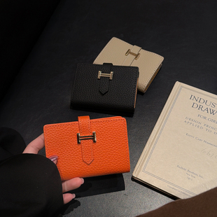 新款零钱包女款小众证件包皮质高级感日韩短款对折卡包潮牌轻薄