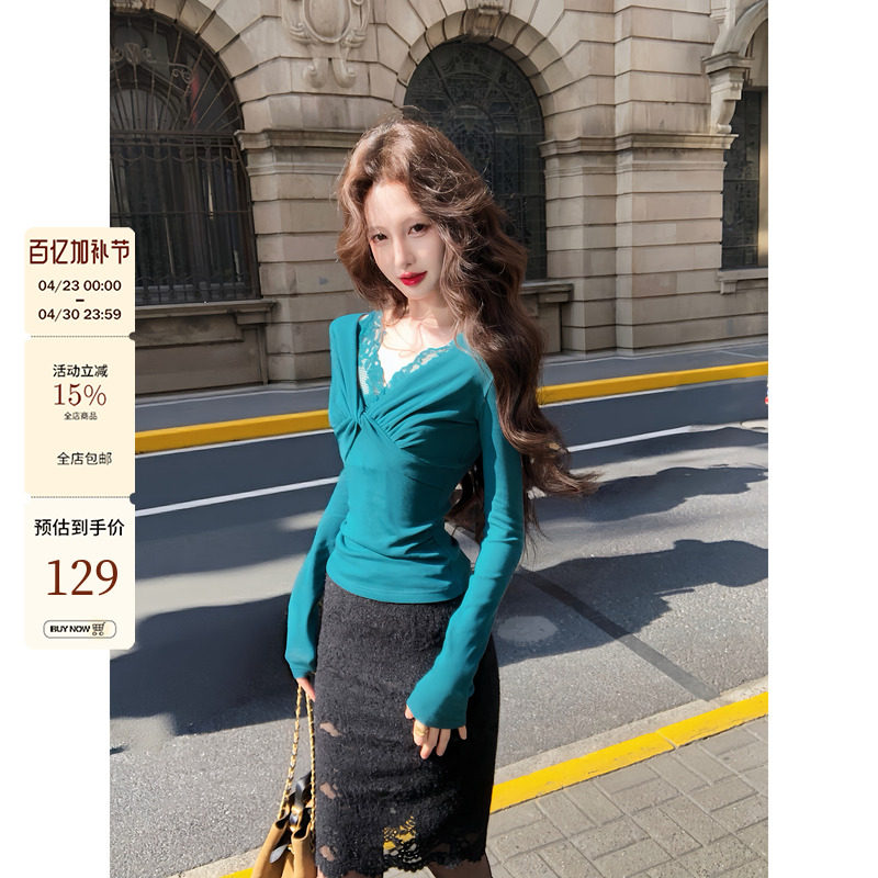 吃绿色菜【甜酒芭莉 圣诞新品】蕾丝拼接纯欲扭结收腰打底针织衫