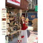 领10元券【草莓糖霜】法式方领收腰 红色花花波点小飞袖蓬蓬上衣